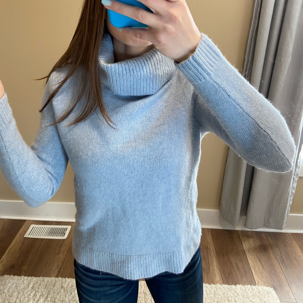 J CREW Turtleneck Sweater size Medium